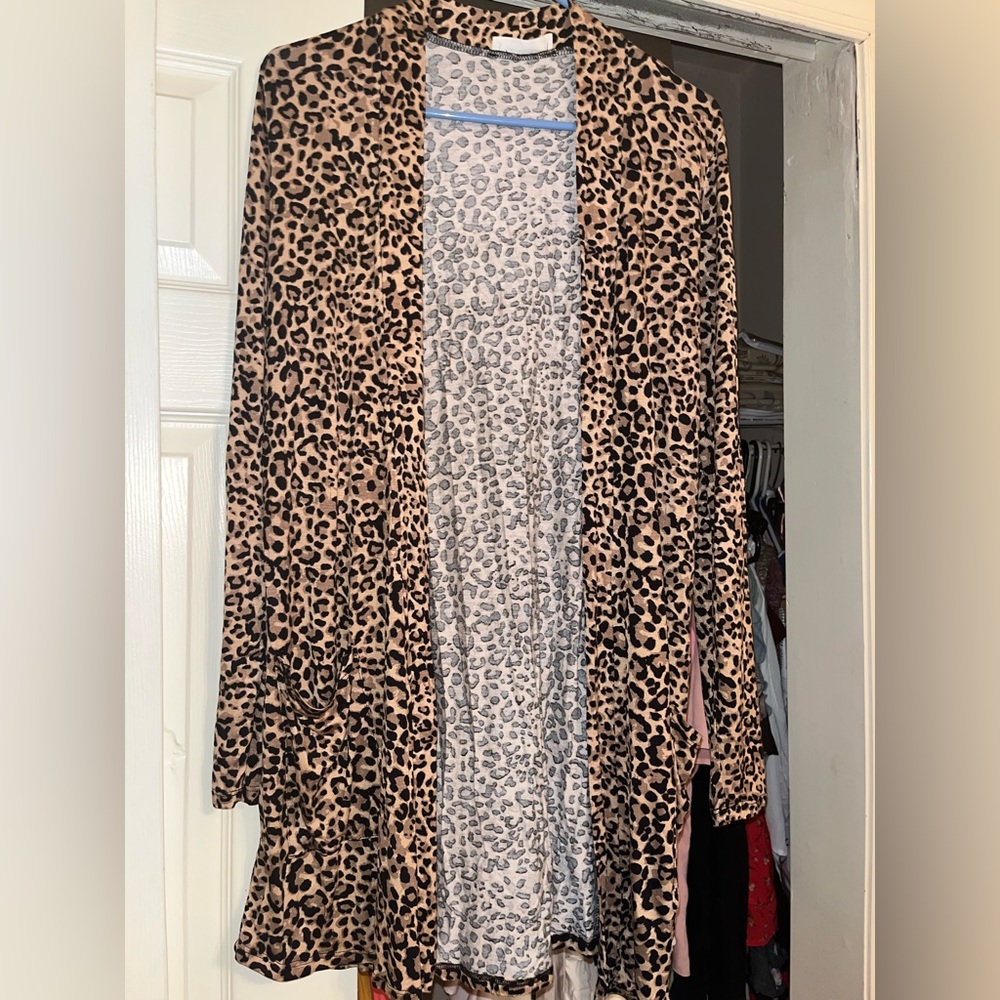 Women’s Leopard Pocket Cardigan - size small- **NEVER WORN**